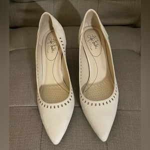 Lifestride off white suede heels. Size 10 Wide